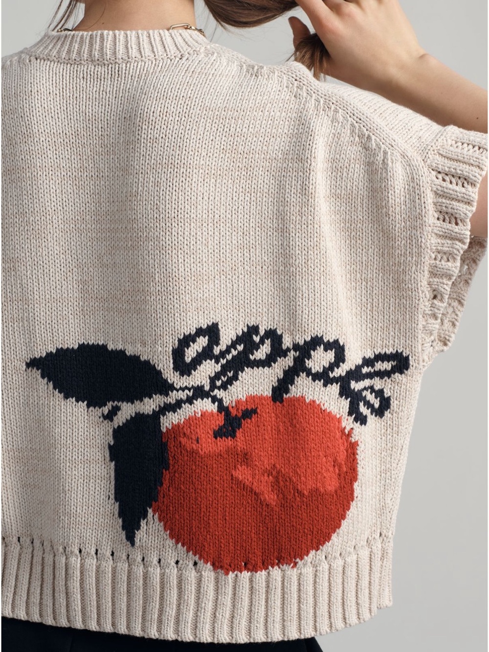 NWT Maeve Short-Sleeve Crew-Neck Veggie Motif Graphic Sweater - Red Apple - L - Picture 4 of 8
